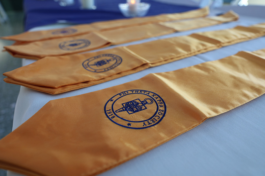 phi theta kappa stoles